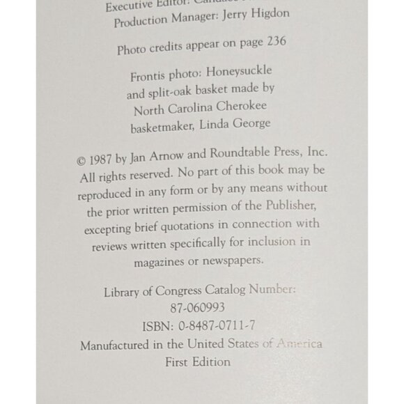 By Southern Hands: A Celebration of Craft Traditions in the South Jan Arnow - Picture 2 of 9